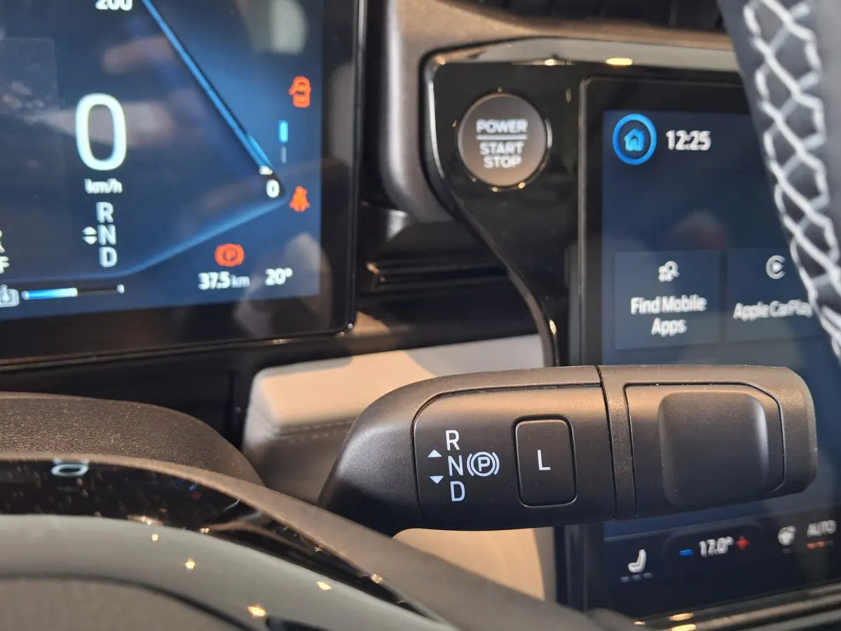Premium 44 kWh | €3000 Ford voordeel | Nieuw te bestellen| Panoramadak | Winter Pack | Afneembare Trekhaak | Adaptive cruise control | Dodehoekdetectie |