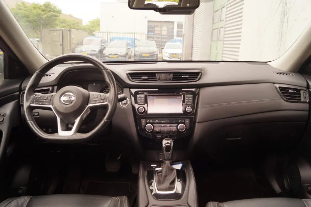 1.3 DIG-T Automaat Business -PANO-LEER-TREKHAAK-
