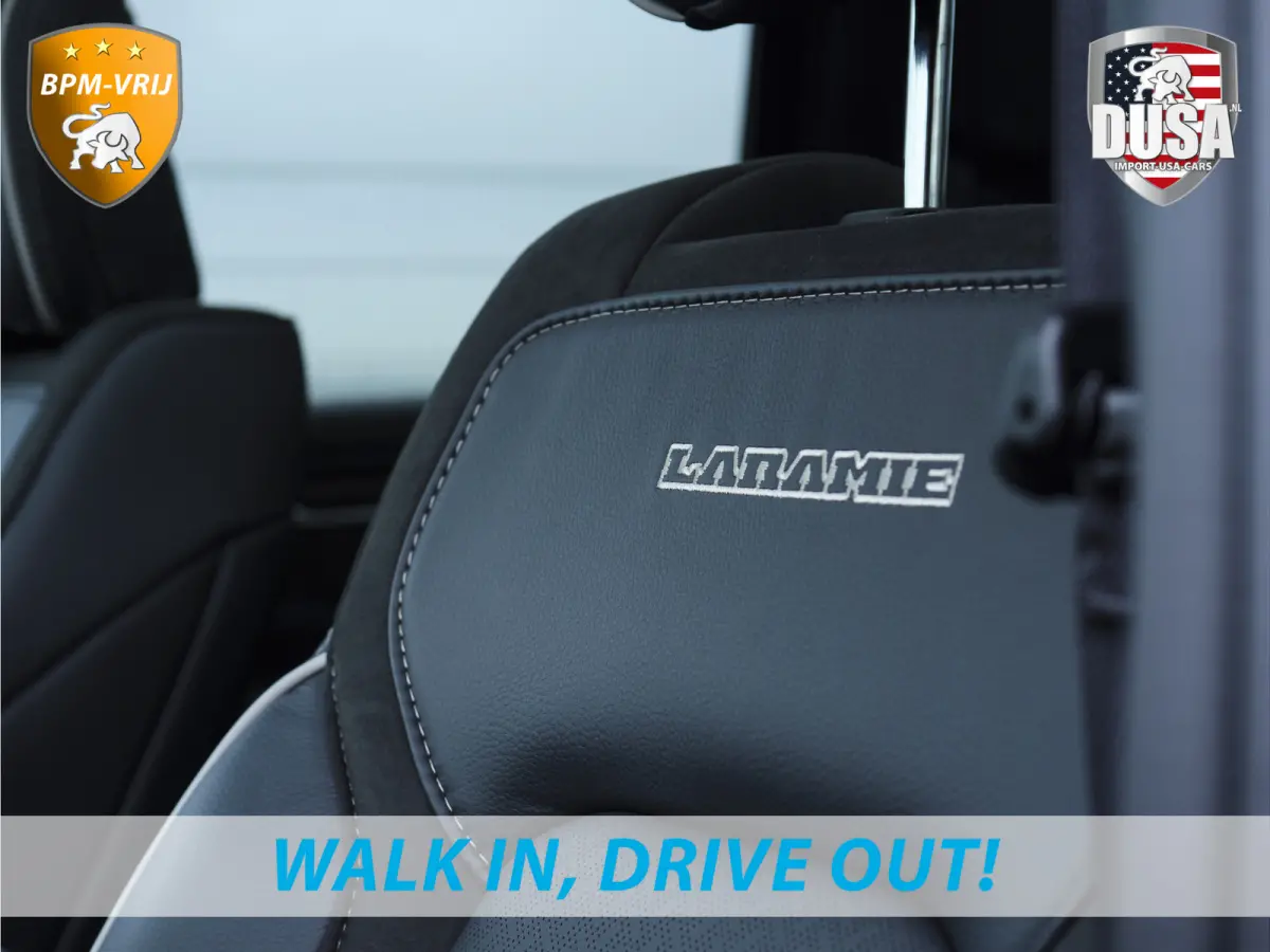 1500 | Laramie | Premium Night | 3.0L I6 Hurricane | Crew Cab | 4X4 | BPM-VRIJ | Niveau regeling | Passenger Display | Getoonde accessoires zijn verkrijgbaar tegen meerprijs