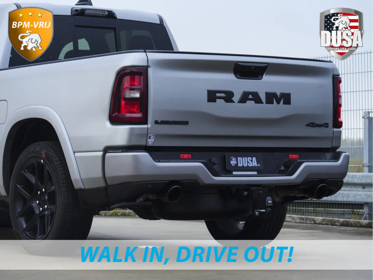 1500 | Laramie | Premium Night | 3.0L I6 Hurricane | Crew Cab | 4X4 | BPM-VRIJ | Niveau regeling | Passenger Display | Getoonde accessoires zijn verkrijgbaar tegen meerprijs