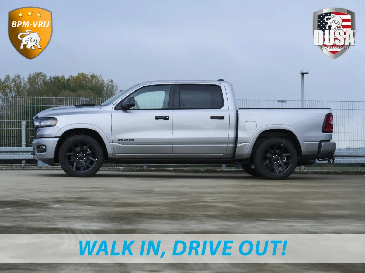 1500 | Laramie | Premium Night | 3.0L I6 Hurricane | Crew Cab | 4X4 | BPM-VRIJ | Niveau regeling | Passenger Display | Getoonde accessoires zijn verkrijgbaar tegen meerprijs