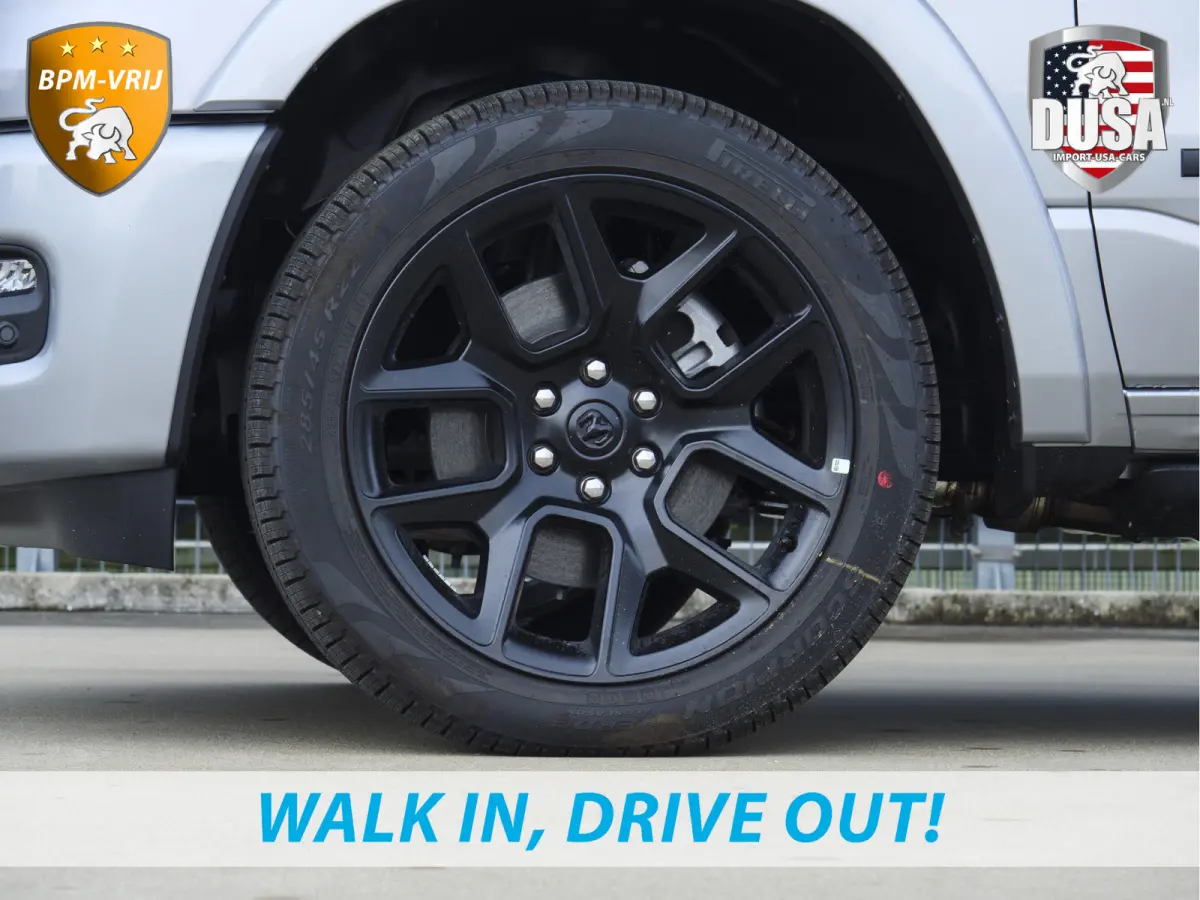 1500 | Laramie | Premium Night | 3.0L I6 Hurricane | Crew Cab | 4X4 | BPM-VRIJ | Niveau regeling | Passenger Display | Getoonde accessoires zijn verkrijgbaar tegen meerprijs