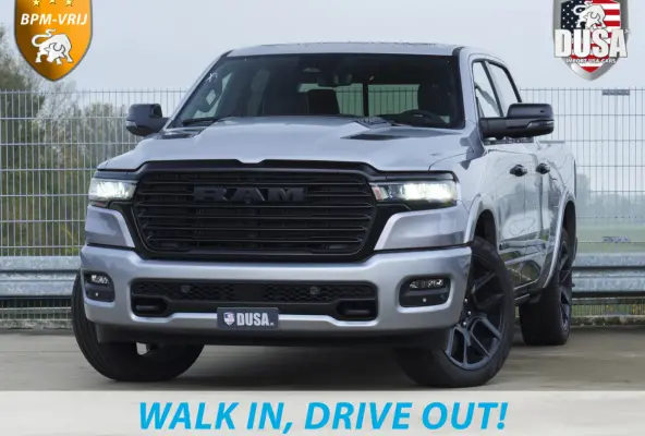 1500 | Laramie | Premium Night | 3.0L I6 Hurricane | Crew Cab | 4X4 | BPM-VRIJ | Niveau regeling | Passenger Display | Getoonde accessoires zijn verkrijgbaar tegen meerprijs
