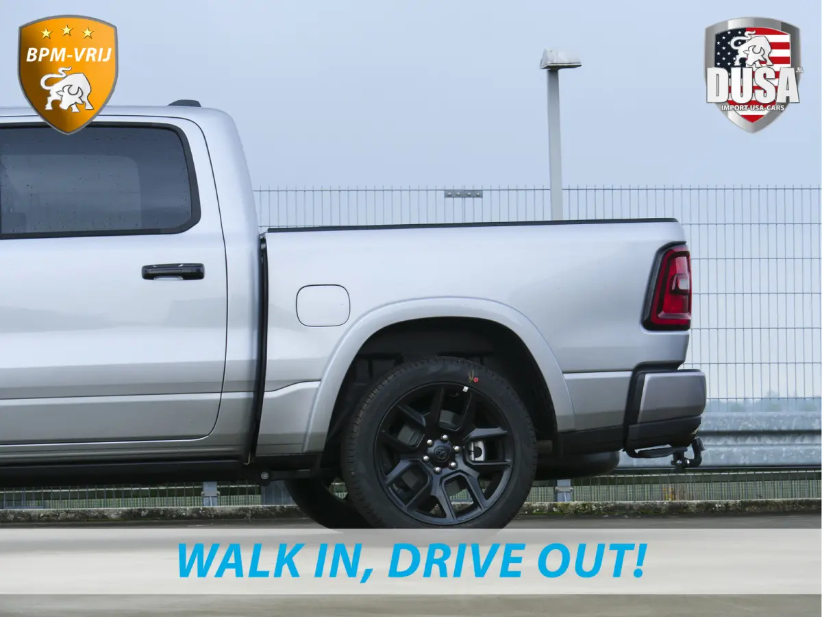 1500 | Laramie | Premium Night | 3.0L I6 Hurricane | Crew Cab | 4X4 | BPM-VRIJ | Niveau regeling | Passenger Display | Getoonde accessoires zijn verkrijgbaar tegen meerprijs
