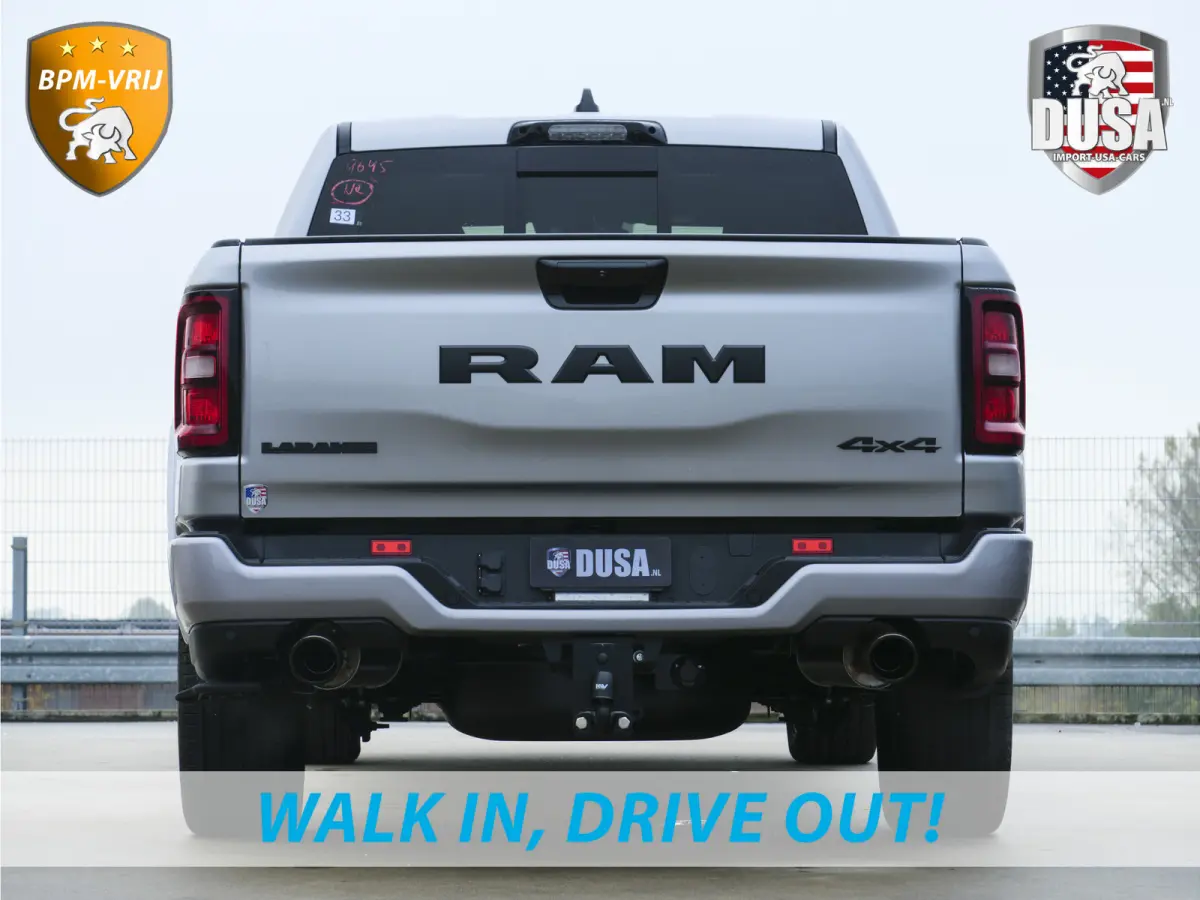 1500 | Laramie | Premium Night | 3.0L I6 Hurricane | Crew Cab | 4X4 | BPM-VRIJ | Niveau regeling | Passenger Display | Getoonde accessoires zijn verkrijgbaar tegen meerprijs