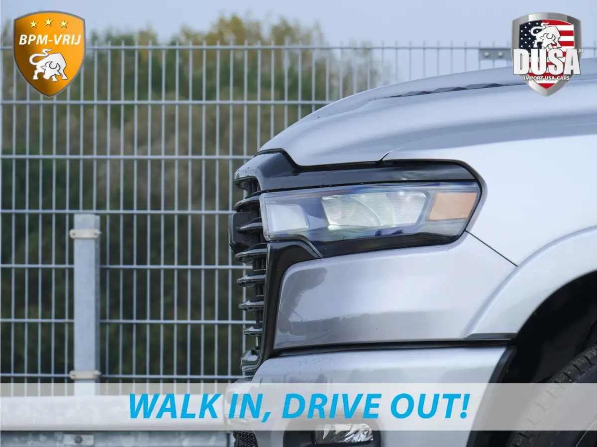 1500 | Laramie | Premium Night | 3.0L I6 Hurricane | Crew Cab | 4X4 | BPM-VRIJ | Niveau regeling | Passenger Display | Getoonde accessoires zijn verkrijgbaar tegen meerprijs