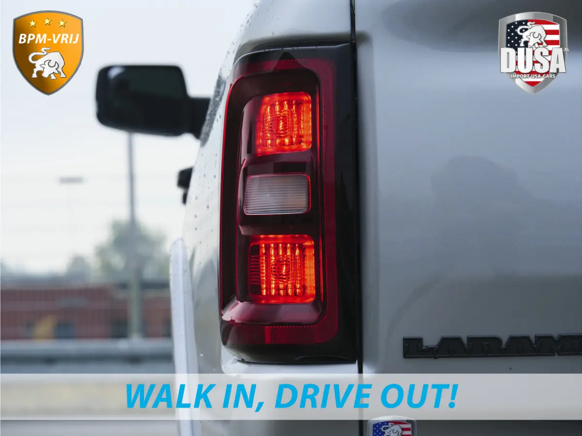 1500 | Laramie | Premium Night | 3.0L I6 Hurricane | Crew Cab | 4X4 | BPM-VRIJ | Niveau regeling | Passenger Display | Getoonde accessoires zijn verkrijgbaar tegen meerprijs