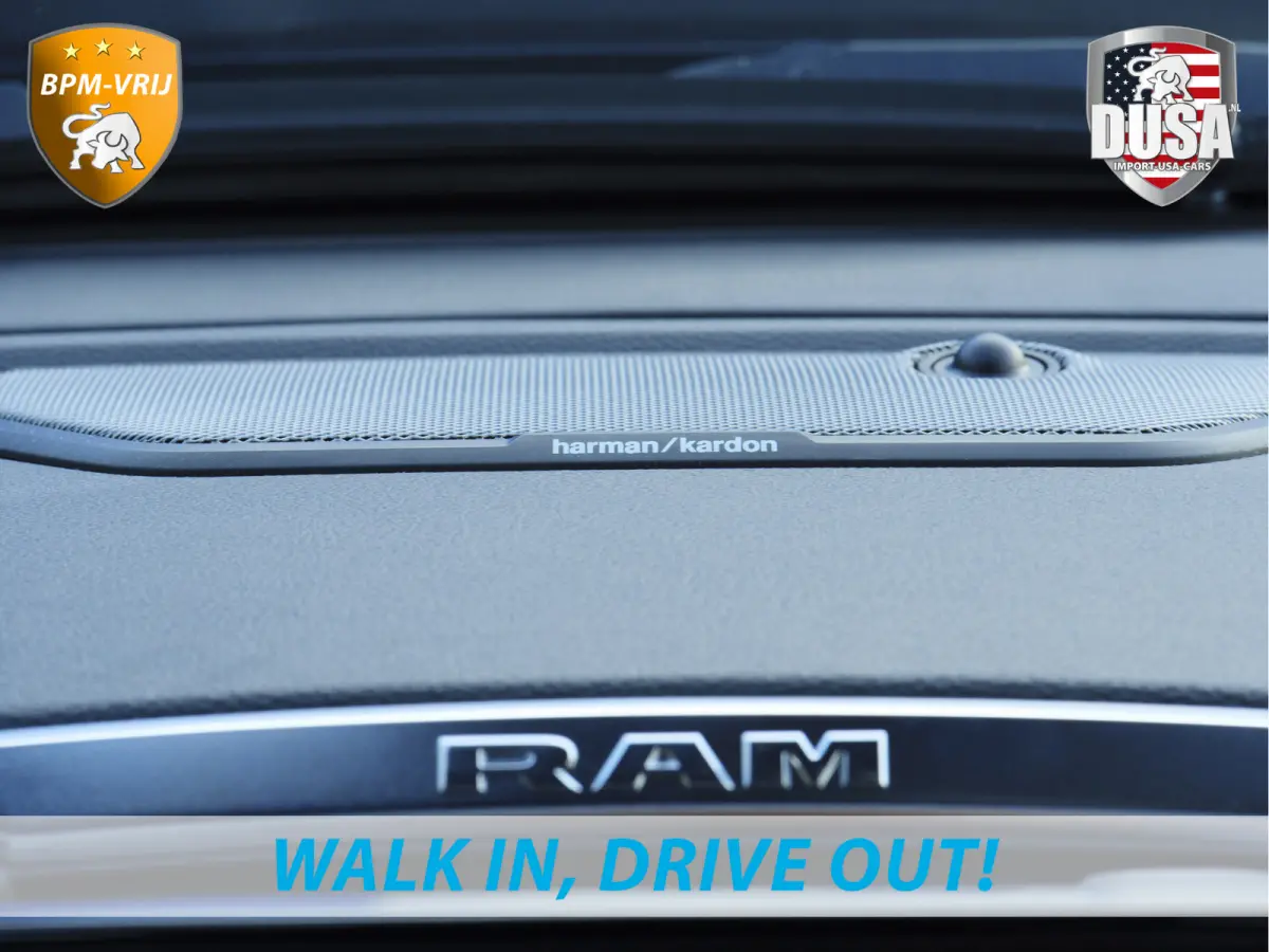 1500 | Laramie | Night | 3.0L I6 Hurricane | Crew Cab | 4X4 | BPM-VRIJ | Panorama | 14,4-inch Touchscreen | Getoonde accessoires zijn verkrijgbaar tegen meerprijs