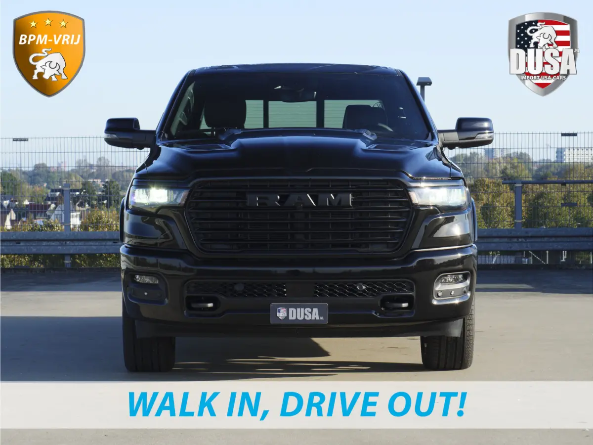 1500 | Laramie | Night | 3.0L I6 Hurricane | Crew Cab | 4X4 | BPM-VRIJ | Panorama | 14,4-inch Touchscreen | Getoonde accessoires zijn verkrijgbaar tegen meerprijs