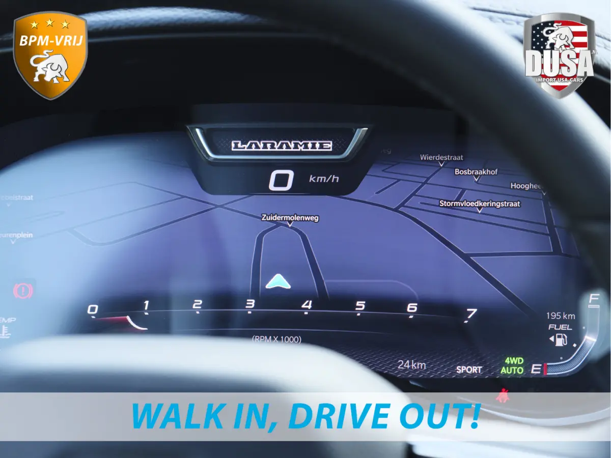 1500 | Laramie | Night | 3.0L I6 Hurricane | Crew Cab | 4X4 | BPM-VRIJ | Panorama | 14,4-inch Touchscreen | Getoonde accessoires zijn verkrijgbaar tegen meerprijs