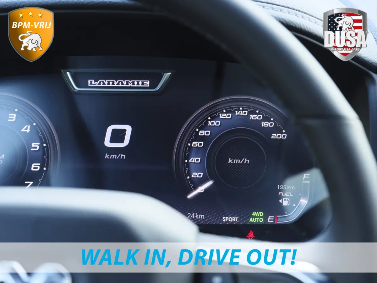 1500 | Laramie | Night | 3.0L I6 Hurricane | Crew Cab | 4X4 | BPM-VRIJ | Panorama | 14,4-inch Touchscreen | Getoonde accessoires zijn verkrijgbaar tegen meerprijs