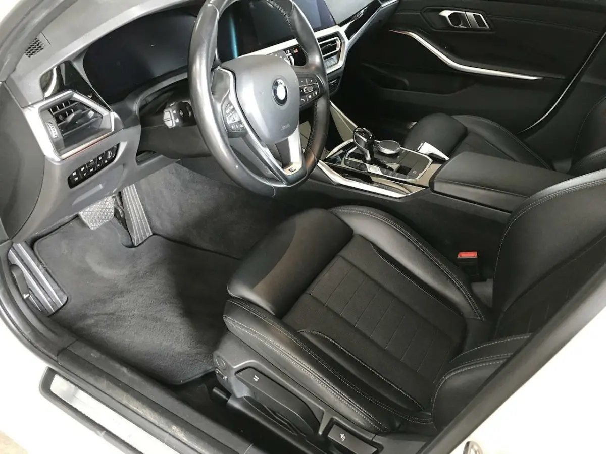 330i Business Edition M-Pakket 258PK