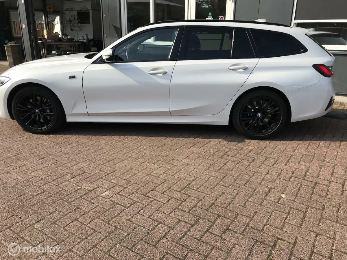 330i Business Edition M-Pakket 258PK