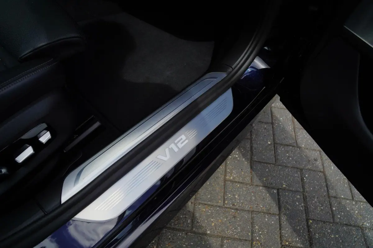 M760Li xDrive High Executive | Massage | TV | Koelbox | HuD | BMW Drive Assisted | 360 cam | Stoelkoeling | Bowers |