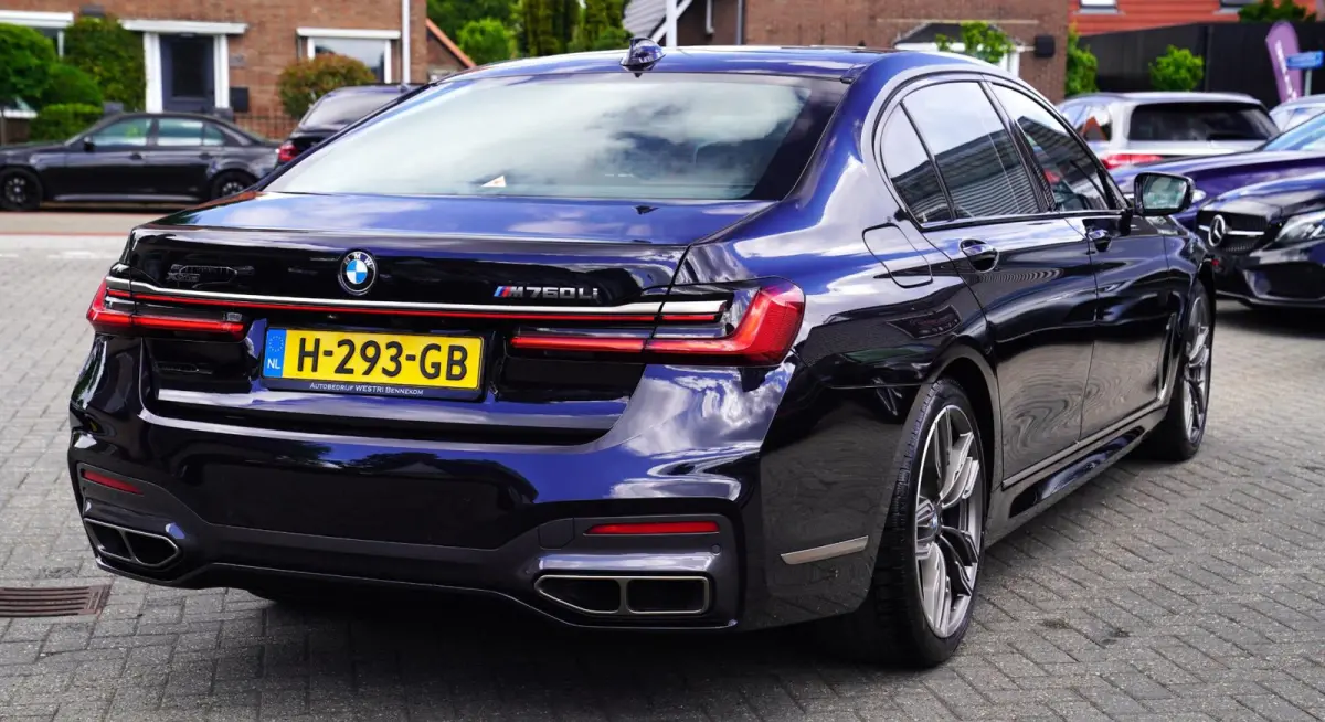 M760Li xDrive High Executive | Massage | TV | Koelbox | HuD | BMW Drive Assisted | 360 cam | Stoelkoeling | Bowers |