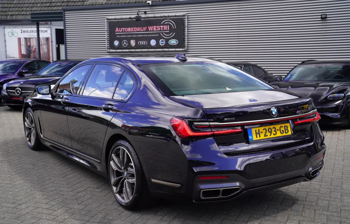 M760Li xDrive High Executive | Massage | TV | Koelbox | HuD | BMW Drive Assisted | 360 cam | Stoelkoeling | Bowers |