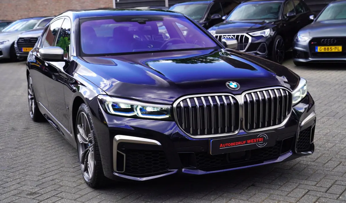 M760Li xDrive High Executive | Massage | TV | Koelbox | HuD | BMW Drive Assisted | 360 cam | Stoelkoeling | Bowers |
