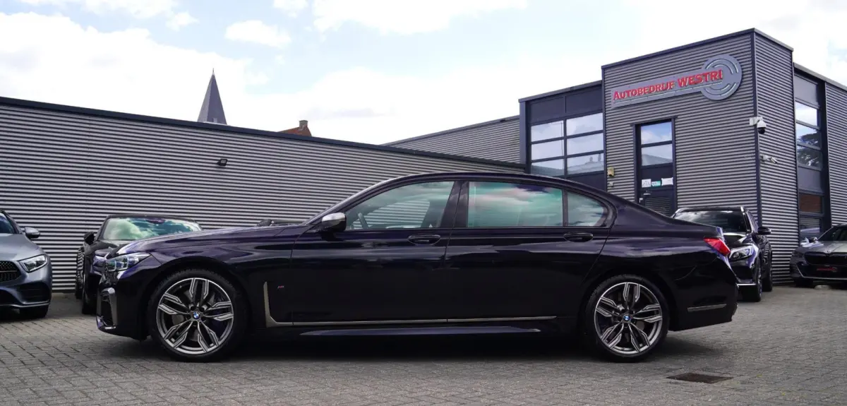 M760Li xDrive High Executive | Massage | TV | Koelbox | HuD | BMW Drive Assisted | 360 cam | Stoelkoeling | Bowers |