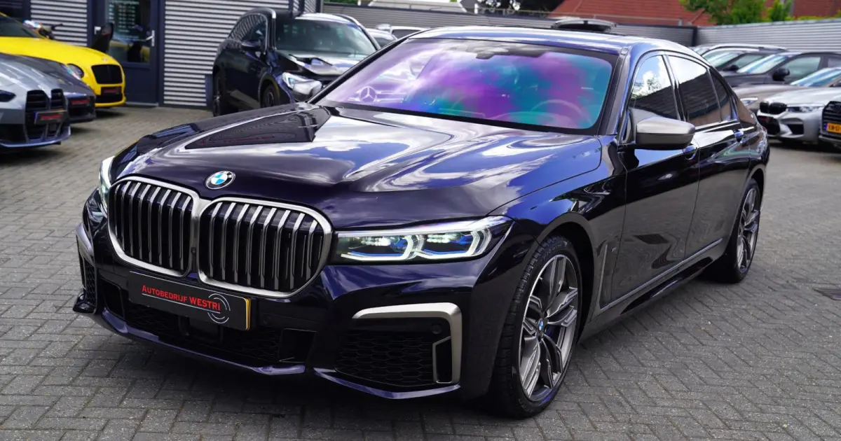 M760Li xDrive High Executive | Massage | TV | Koelbox | HuD | BMW Drive Assisted | 360 cam | Stoelkoeling | Bowers |