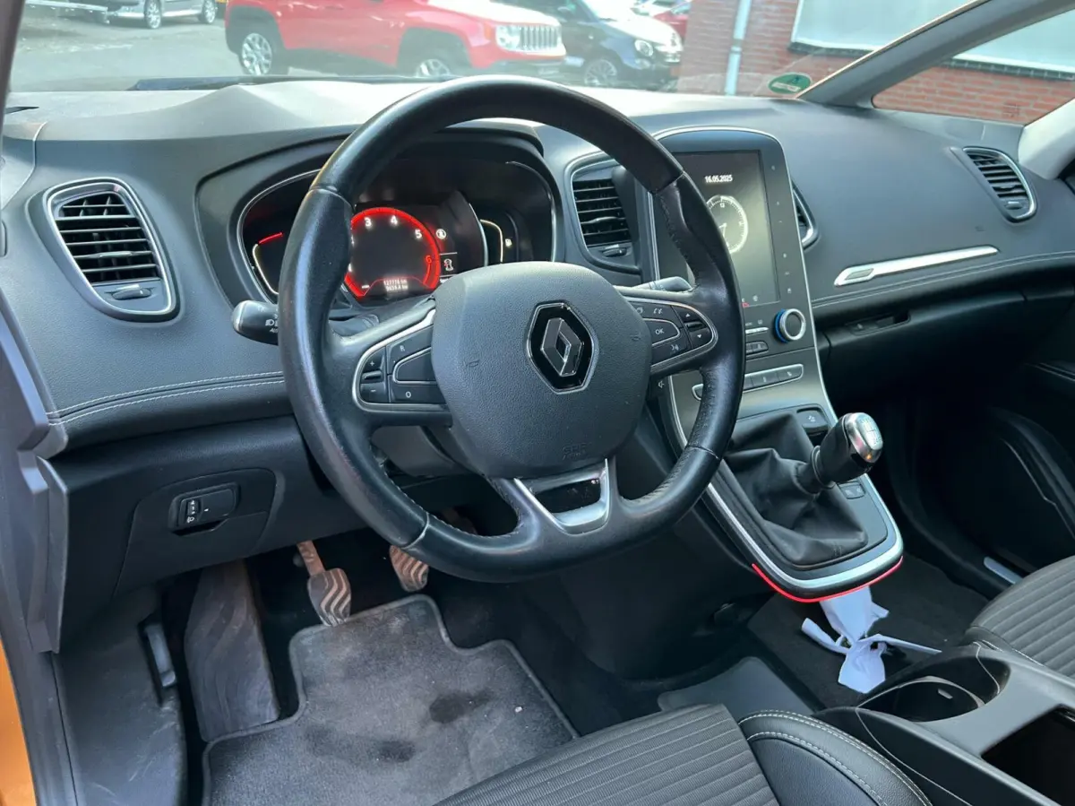 1.2 TCe Intens l Zeer Luxe l Trekhaak l