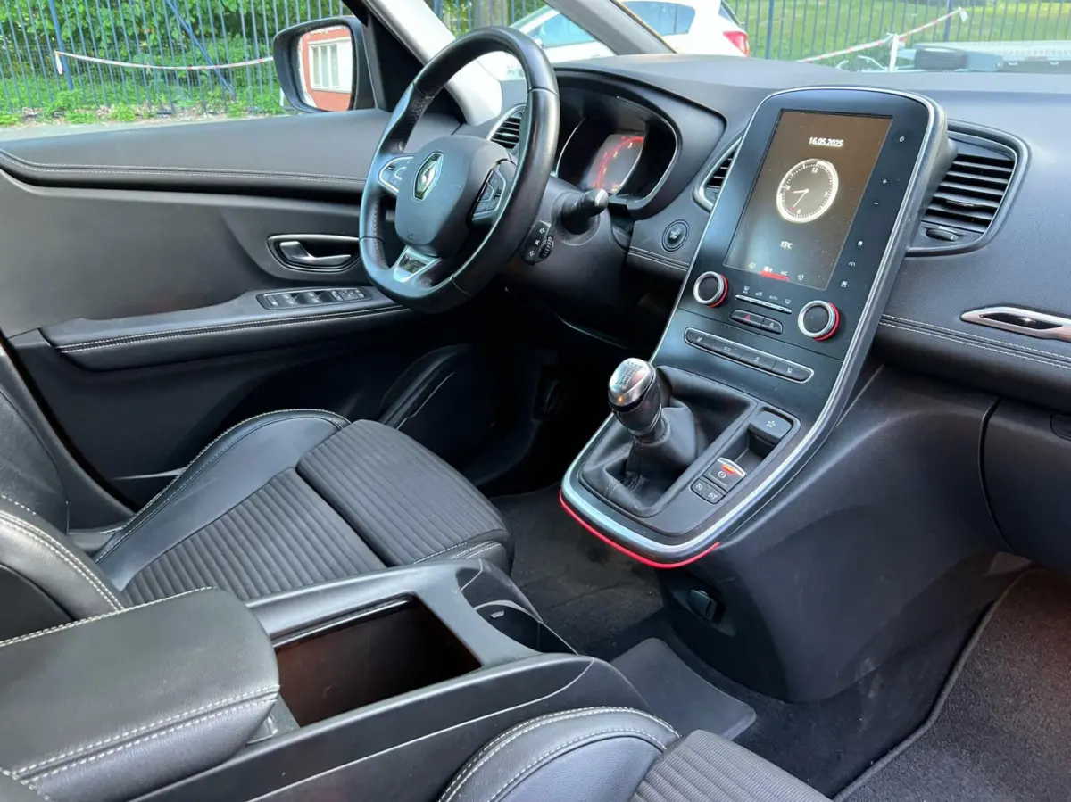 1.2 TCe Intens l Zeer Luxe l Trekhaak l