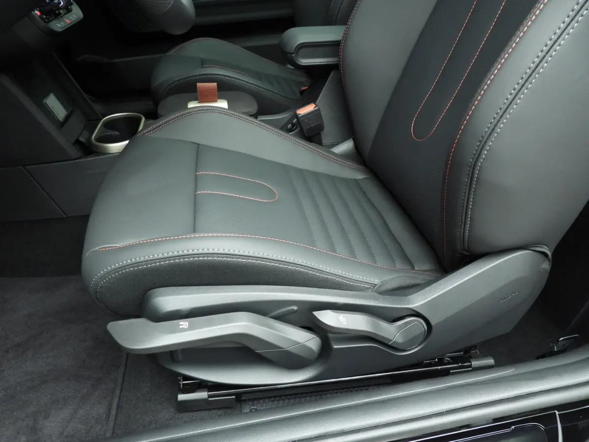Cooper C C John Cooper Works Trim / Pakket M / Panoramadak / Park assist / Head-up / Alu wielen 17 inch