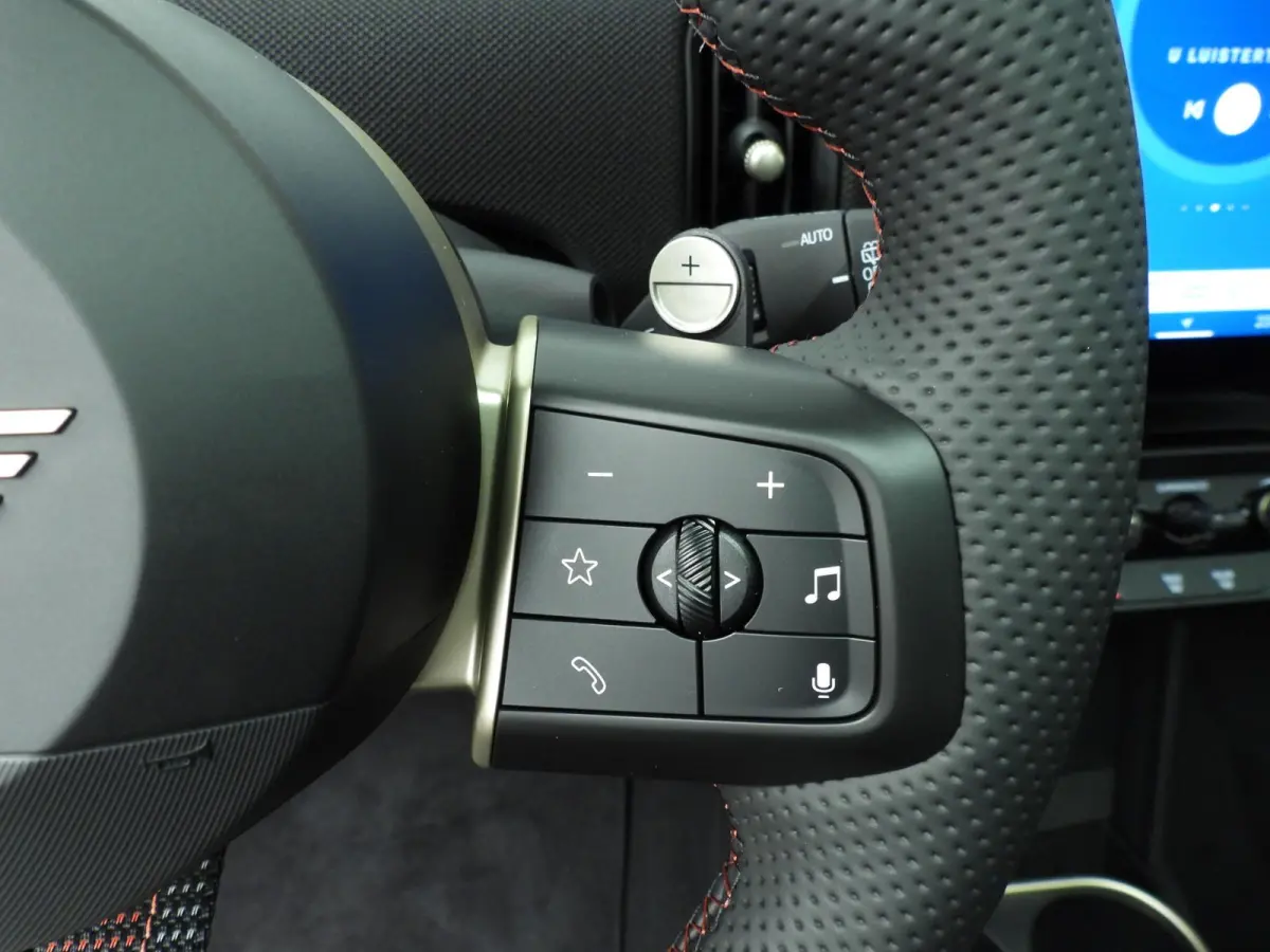 Cooper C C John Cooper Works Trim / Pakket M / Panoramadak / Park assist / Head-up / Alu wielen 17 inch