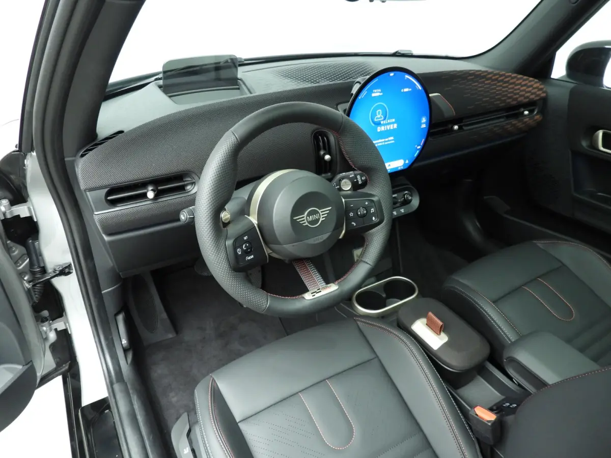 Cooper C C John Cooper Works Trim / Pakket M / Panoramadak / Park assist / Head-up / Alu wielen 17 inch