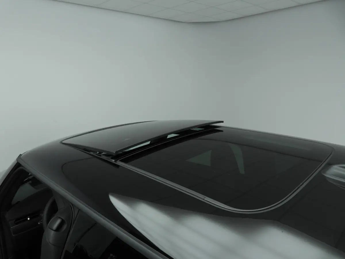 Cooper C C John Cooper Works Trim / Pakket M / Panoramadak / Park assist / Head-up / Alu wielen 17 inch