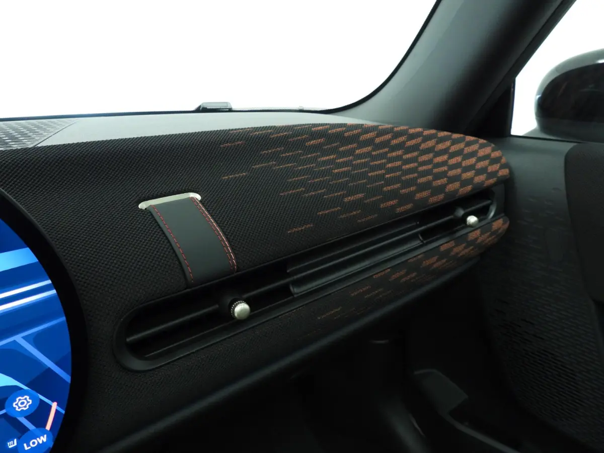 Cooper C C John Cooper Works Trim / Pakket M / Panoramadak / Park assist / Head-up / Alu wielen 17 inch