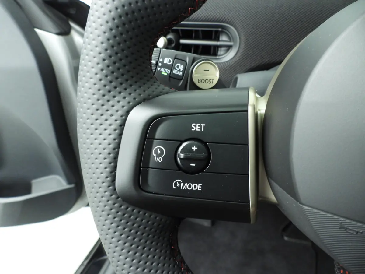 Cooper C C John Cooper Works Trim / Pakket M / Panoramadak / Park assist / Head-up / Alu wielen 17 inch