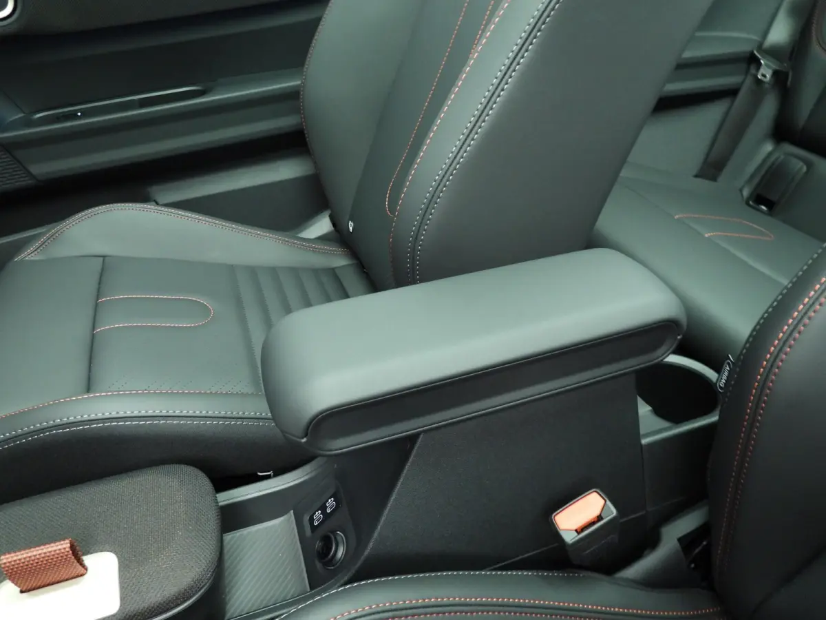 Cooper C C John Cooper Works Trim / Pakket M / Panoramadak / Park assist / Head-up / Alu wielen 17 inch
