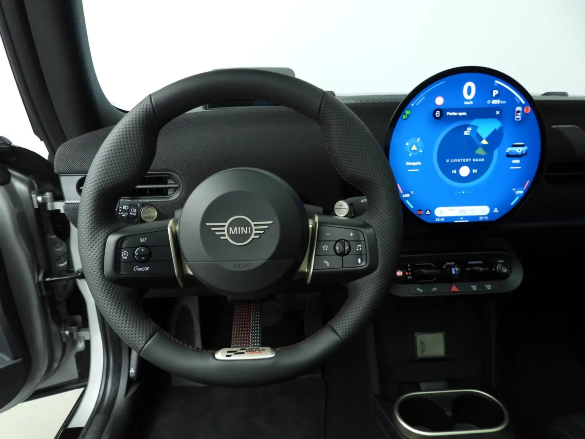 Cooper C C John Cooper Works Trim / Pakket M / Panoramadak / Park assist / Head-up / Alu wielen 17 inch