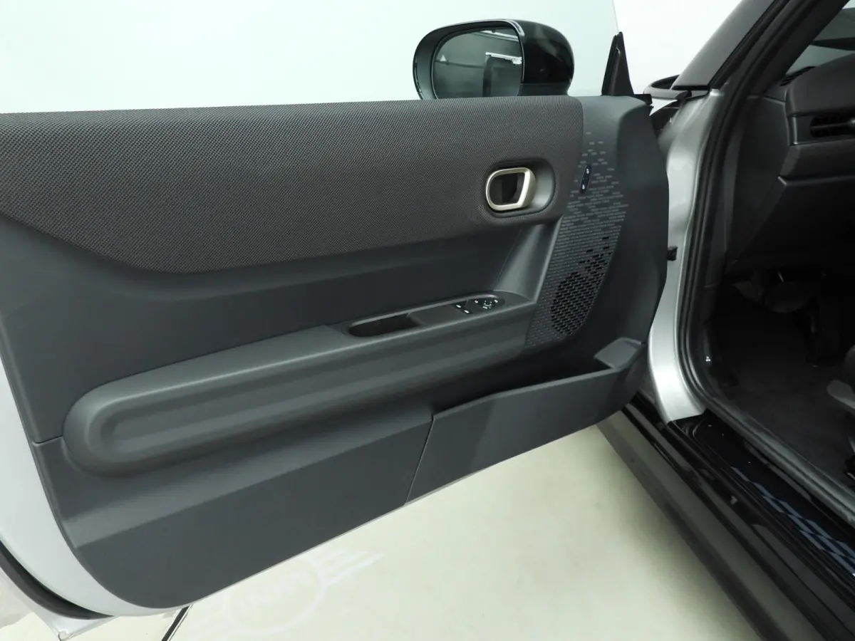 Cooper C C John Cooper Works Trim / Pakket M / Panoramadak / Park assist / Head-up / Alu wielen 17 inch