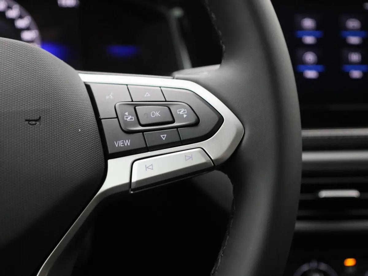1.0 TSI Life Edition 116PK Fysieke voorraad auto | Direct leverbaar | Keyless | Privacy glas | Digitale cockpit | Achteruitrij camera | Parkeersensoren achter