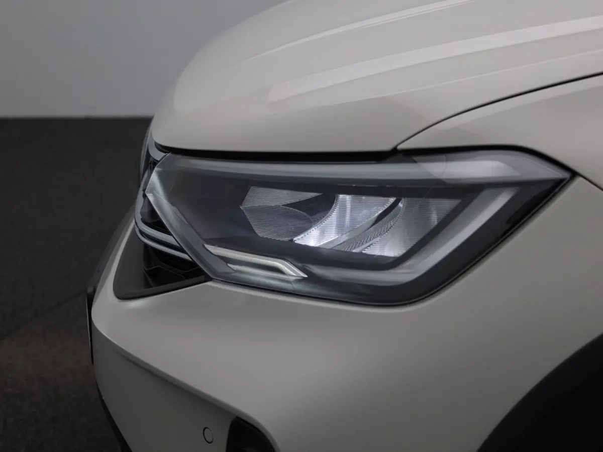 1.0 TSI Life Edition 116PK Fysieke voorraad auto | Direct leverbaar | Keyless | Privacy glas | Digitale cockpit | Achteruitrij camera | Parkeersensoren achter
