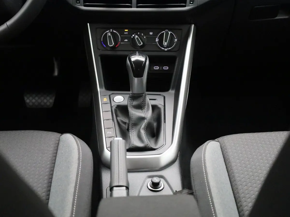 1.0 TSI Life Edition 116PK Fysieke voorraad auto | Direct leverbaar | Keyless | Privacy glas | Digitale cockpit | Achteruitrij camera | Parkeersensoren achter