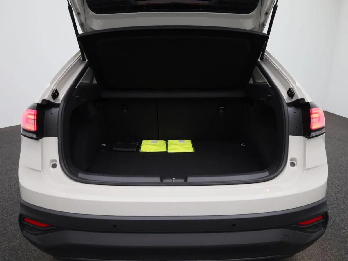 1.0 TSI Life Edition 116PK Fysieke voorraad auto | Direct leverbaar | Keyless | Privacy glas | Digitale cockpit | Achteruitrij camera | Parkeersensoren achter