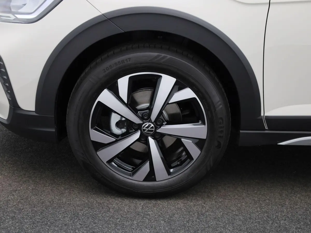 1.0 TSI Life Edition 116PK Fysieke voorraad auto | Direct leverbaar | Keyless | Privacy glas | Digitale cockpit | Achteruitrij camera | Parkeersensoren achter