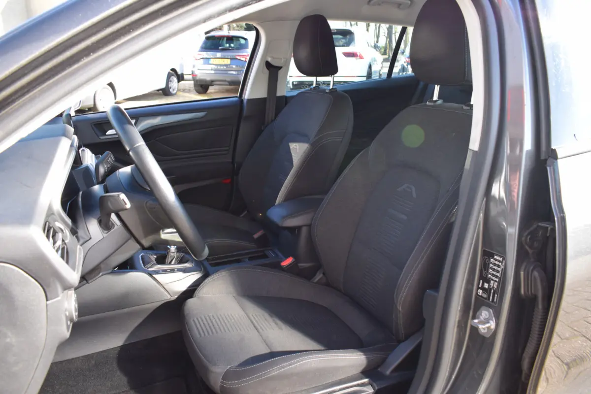 1.0 EcoBoost Hybrid Active Business