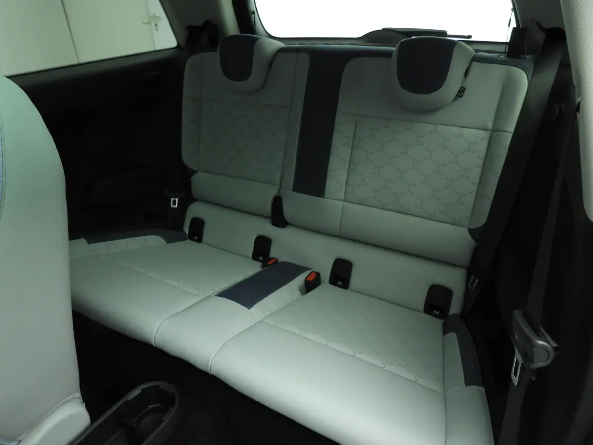 Cooper E Classic Trim / Pakket L / Harman-Kardon / Panoramadak / Getint glas / Park assist / Head-up / Alu wielen 18 inch
