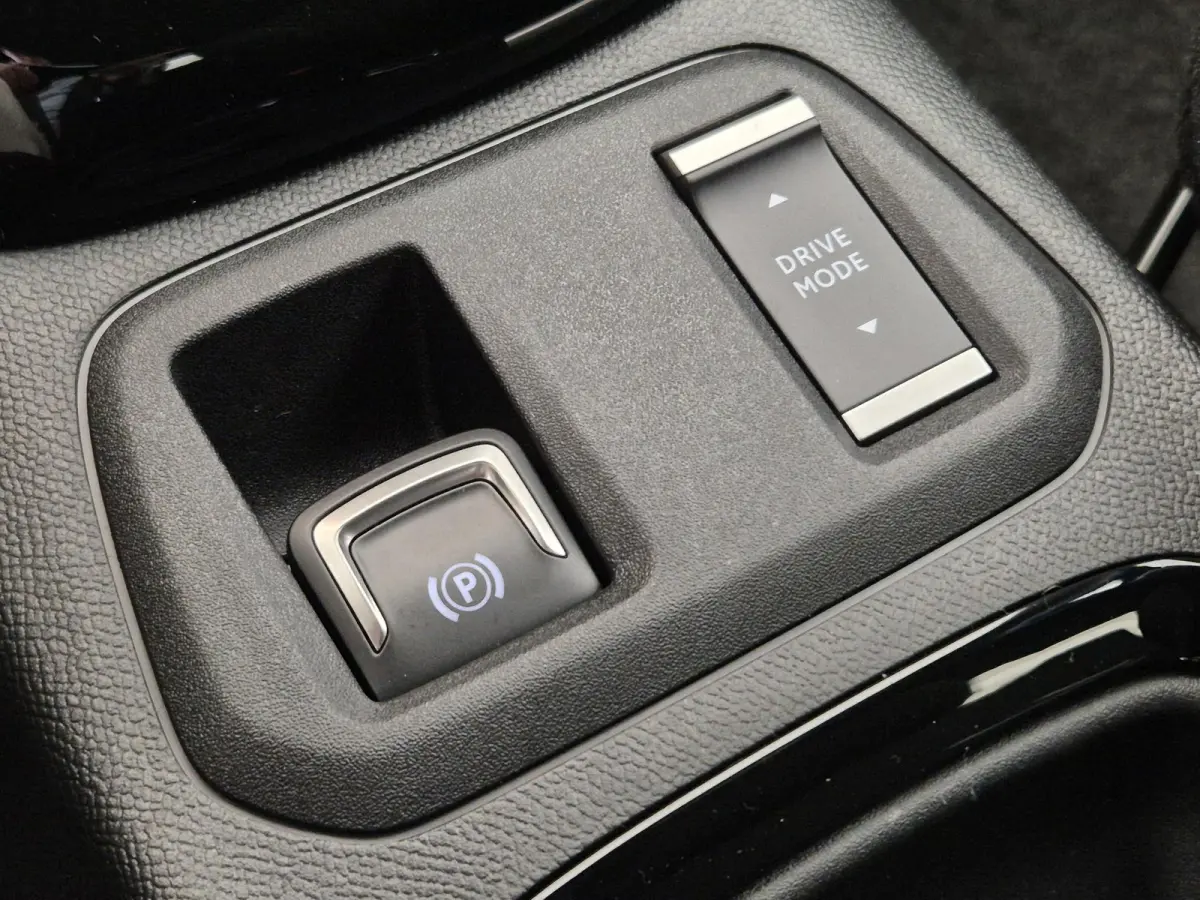 1.2 Turbo Hybrid Yes Automaat | Apple Carplay/Android Auto | Parkeersensoren Achter | Stoelverwarming | Stuurverwarming |