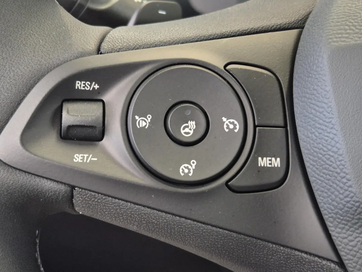 1.2 Turbo Hybrid Yes Automaat | Apple Carplay/Android Auto | Parkeersensoren Achter | Stoelverwarming | Stuurverwarming |