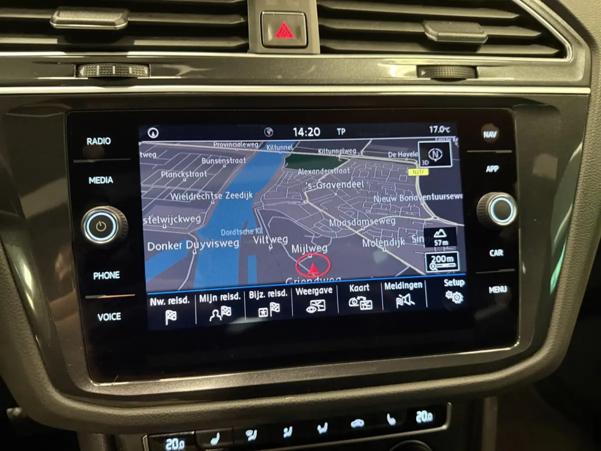 1.4 TSI ACT R-LINE PANO/V-COCKPIT/NAVI/LED/ECC/PDC/CRUISE///
