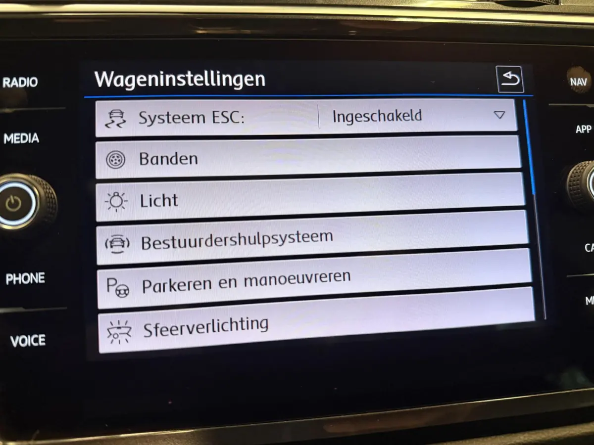 1.4 TSI ACT R-LINE PANO/V-COCKPIT/NAVI/LED/ECC/PDC/CRUISE///