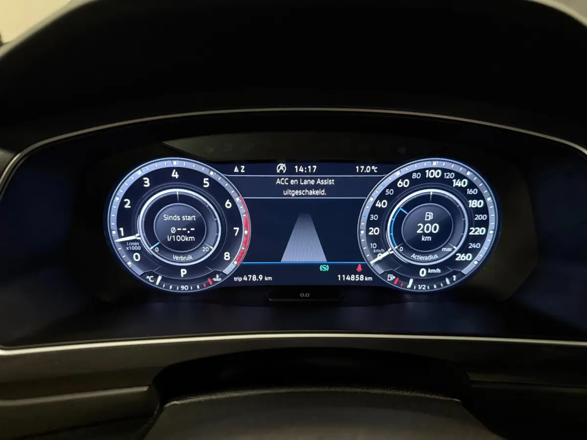 1.4 TSI ACT R-LINE PANO/V-COCKPIT/NAVI/LED/ECC/PDC/CRUISE///