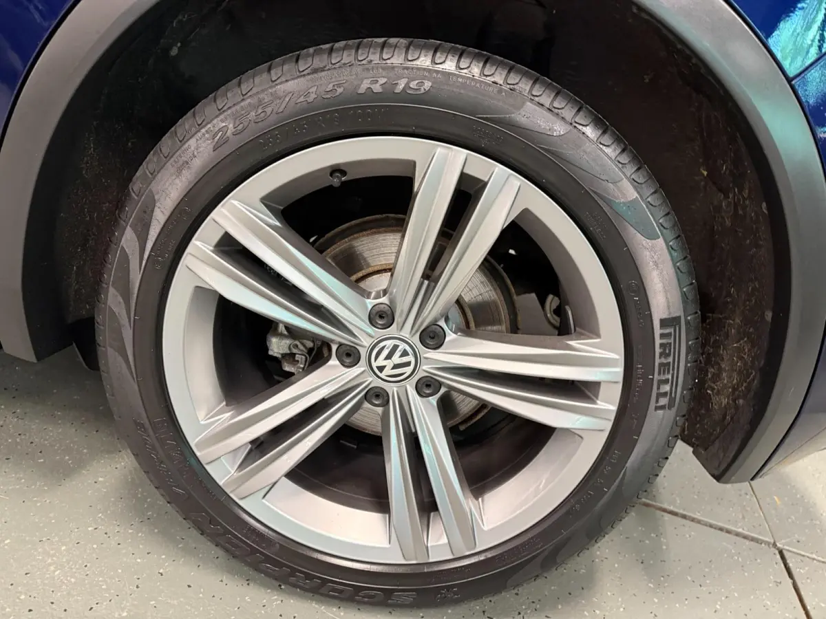 1.4 TSI ACT R-LINE PANO/V-COCKPIT/NAVI/LED/ECC/PDC/CRUISE///