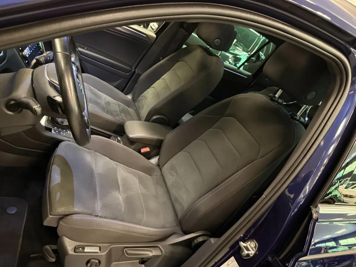 1.4 TSI ACT R-LINE PANO/V-COCKPIT/NAVI/LED/ECC/PDC/CRUISE///