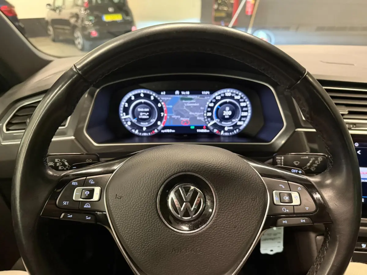 1.4 TSI ACT R-LINE PANO/V-COCKPIT/NAVI/LED/ECC/PDC/CRUISE///