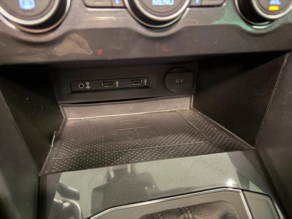 1.4 TSI ACT R-LINE PANO/V-COCKPIT/NAVI/LED/ECC/PDC/CRUISE///